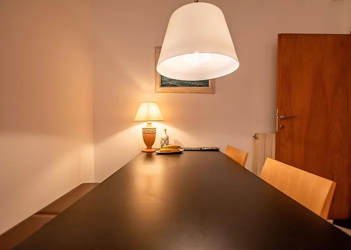 White Tower * ترييستي